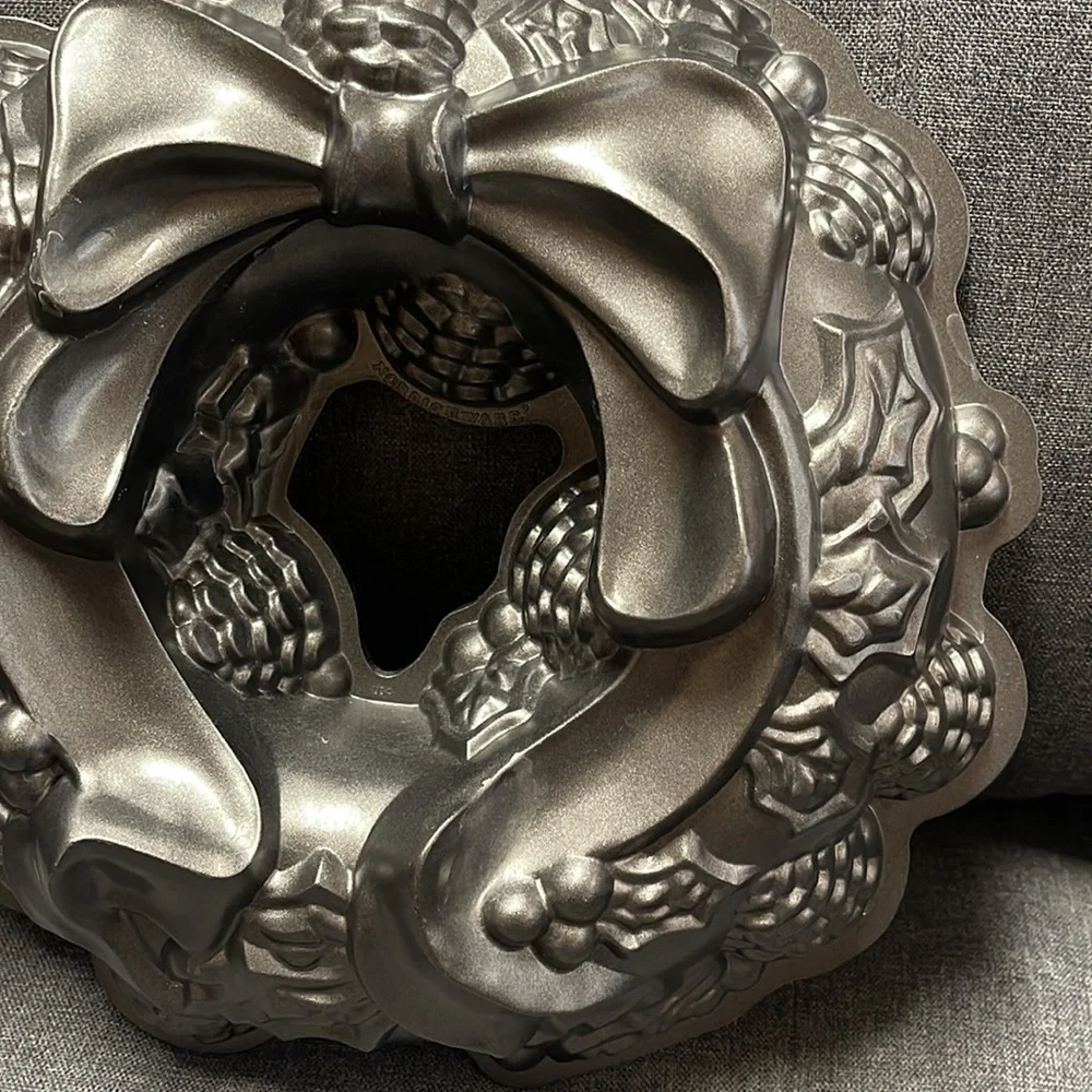 Nordic Ware Christmas Holiday Wreath Pan